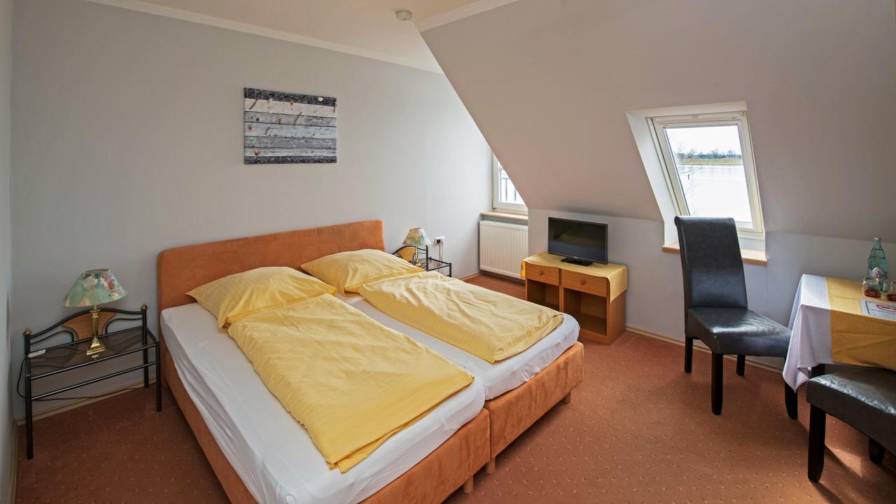 Achilleon III Hotel Geesthacht Exterior photo